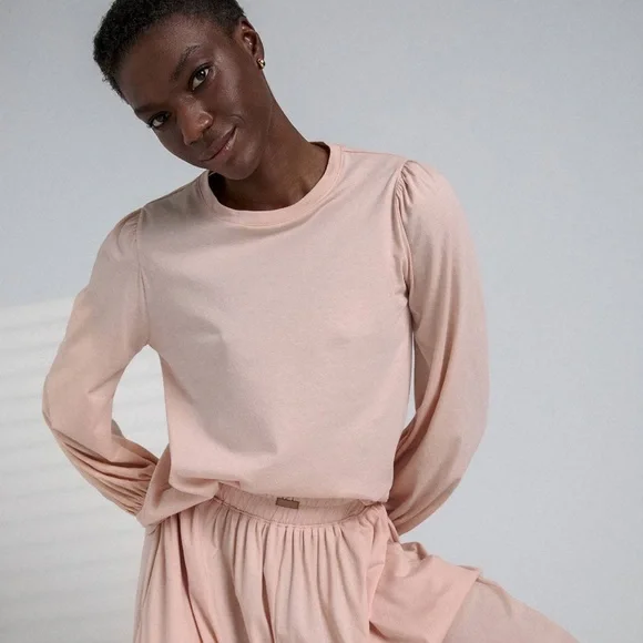 Lunya Organic Pima Long Sleeve Tee in Dulcet pink size medium - Picture 3 of 11